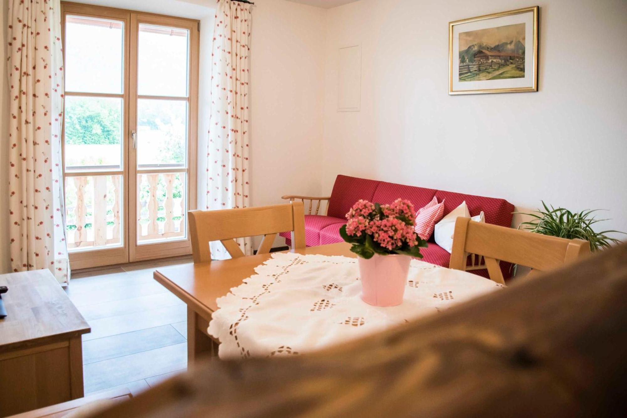 Gaestehaus Becher, Kreuth-point