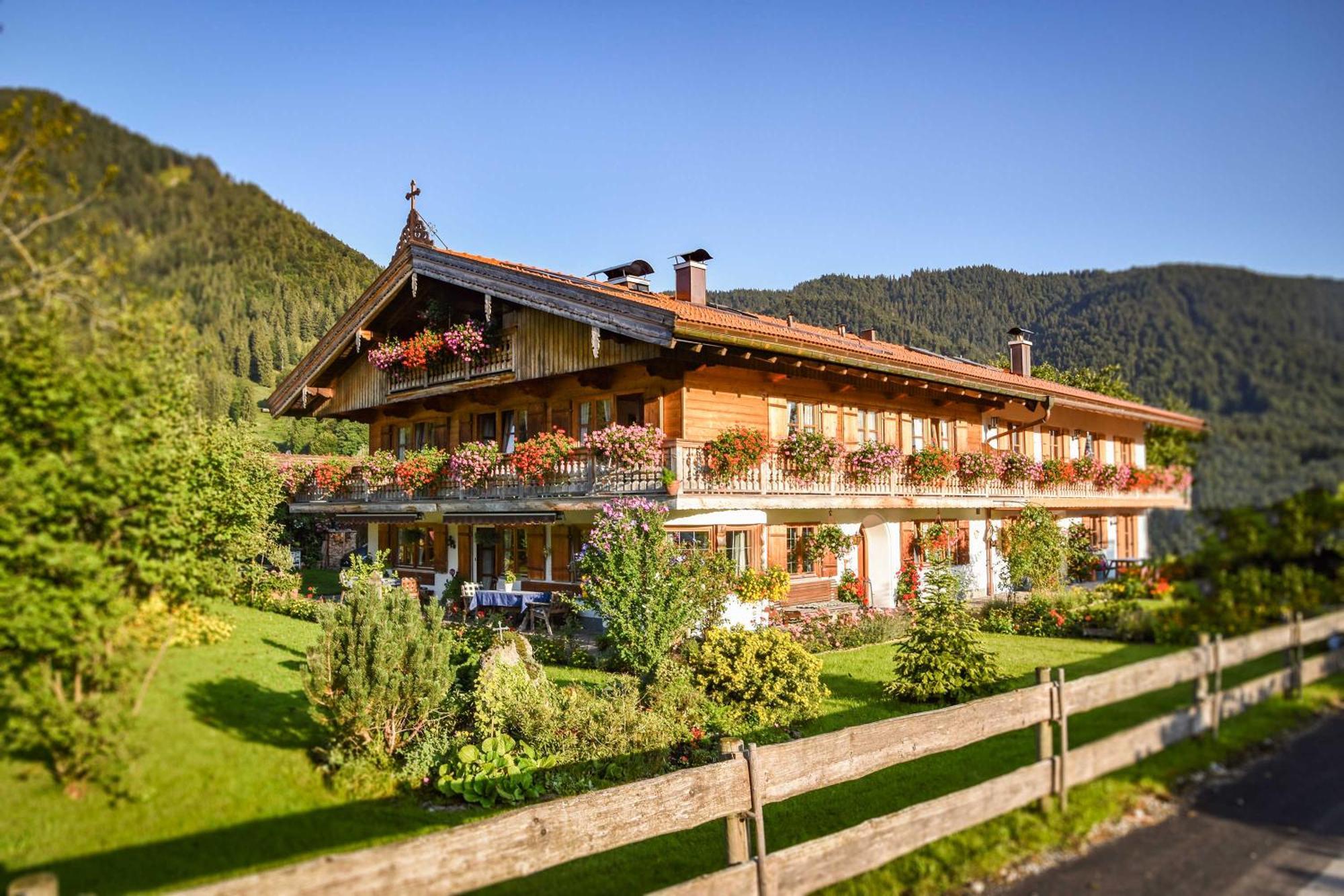 Gaestehaus Becher, Kreuth-point * Kreuth