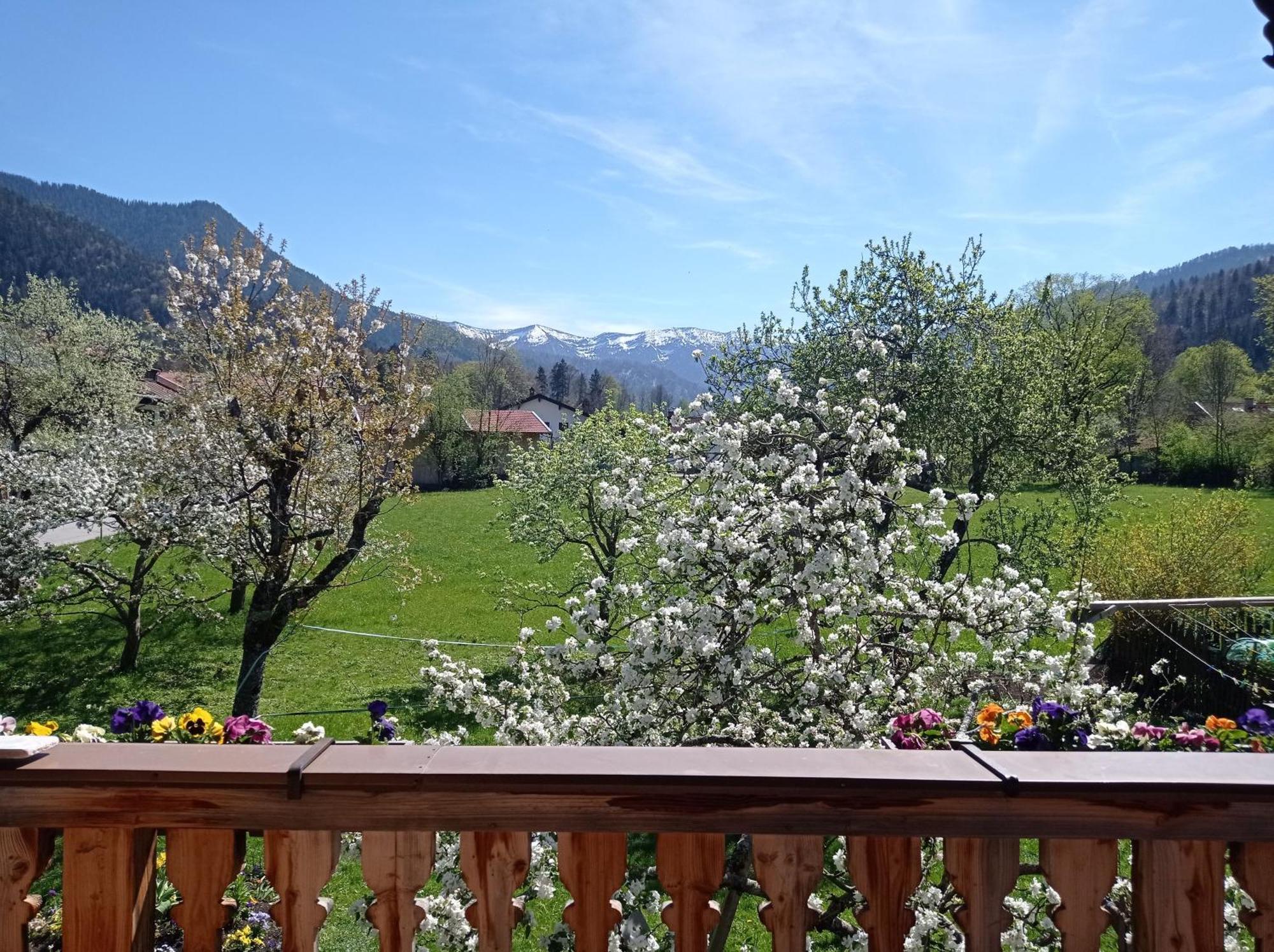 Gaestehaus Becher, Kreuth-point * Kreuth